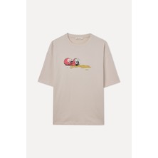 Mudo Kadın Taş Rengi Baskılı Nakışlı Loose Fit Bisiklet Yaka T-Shirt