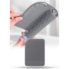 Omilife Gri Silikon Isıya Dayanıklı Mat Kaymaz Saç Maşası Düzleştirici Altlığı Çok Amaçlı 21x16 cm