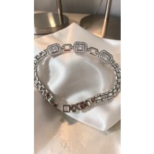 Xuping Jewelry Kararmama Garantili Gümüş Rengi Baget Taşlı Bileklik