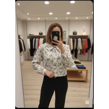 Azram Fashion Kadın Çiçek Detaylı Crop Gömlek
