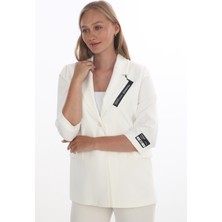 White Diamond Kadın Iki Düğmeli Yakası Detaylı Blazer Ceket