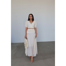 Özge Özgenç Bağlamalı Bluz Etek Takım
