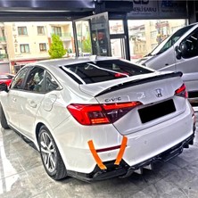 Honda Civic Fe 2022+ Parlak Siyah Plastik Difüzör