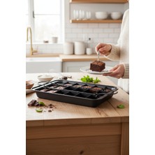 Akayev 18 Bölmeli Brownie Kalıbı