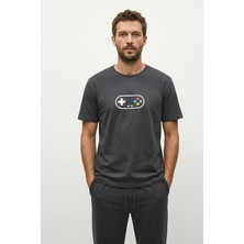 elemge %100 Pamuk Compact Penye Süprem Tok Kumaş Erkek 2'li Pijama Takımı Antrasit Rahat Kalıp Kısa Kol Baskılı Cepli İpli Alt Üst Terletmez Nefes Alan Oyun Konsolu