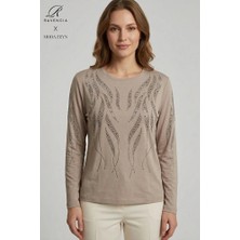 Ravencia Kadın Sarmal Çubuk Desenli Yaka ve Etek Taşlı Işlemeli Yırtmaçlı Likralı Anne Penye Bluz