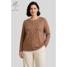 Ravencia Kadın Sarmal Çubuk Desenli Yaka ve Etek Taşlı Işlemeli Yırtmaçlı Likralı Anne Penye Bluz