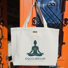 Bumudur Aksesuar Denge ve Işık Temalı Meditasyon Çantası Equılıbrıum Baskılıı Naturel Kanvas Bez Çanta Sap Beyaz Cırt Cırtlı Suluk Tutuculu - Büyük