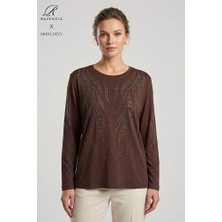 Ravencia Kadın Sarmal Çubuk Desenli Yaka ve Etek Taşlı Işlemeli Yırtmaçlı Likralı Anne Penye Bluz