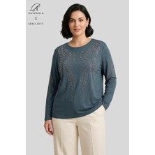 Ravencia Kadın Sarmal Çubuk Desenli Yaka ve Etek Taşlı Işlemeli Yırtmaçlı Likralı Anne Penye Bluz