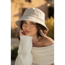 Zurafa Shop Krem Kurdele Figürlü Taş Detaylı Tasarım Şapka - Coquette Stil