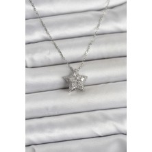 HERŞEYBURDAMODA Çelik Zincir Gümüş Renk Zirkon Taşlı Yıldız Model Kadın Kolye