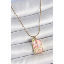 316L Çelik Gold Renk Zincir Pembe Mineli Incli Çiçek Işlemeli Portre Model Kadın Kolye - Lisinya