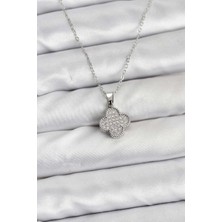 316L Çelik Zincir Gümüş Renk Zirkon Taşlı Yonca Model Kadın Kolye - Lisinya