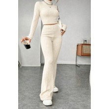 Modi Green Kadın Kombin Şıklığı Ekru Çizgili Boğazlı Crop Top ve Yüksek Bel Eşofman I Spor Şık Kombin Takım