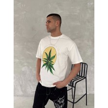 Modi Green Beyaz Tişört Arka Baskılı Kadın Salaş Stil Ön ve Oversize Bisiklet Yaka