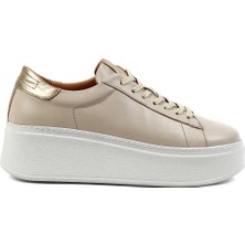 Celal Gültekin Kadın Bej Bağcıklı Kalın Tabanlı Deri Sneaker