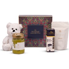 Vivaldi Piano Hediye Seti - El Yapımı Lezzet Kutusu, Antep Fıstığı Kreması, Türk Kahvesi ve Beyaz Peluş Ayıcık