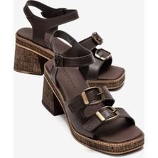 Ccway Kadın 2 Tokalı  Biyeli Ökçeli Topuklu Sandalet Kahve