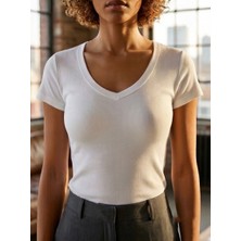 Mila Moja V Yaka T-Shirt