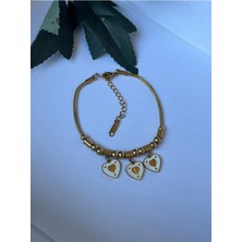 Nergis Collection Beyaz Mineli Kalp Charmlı 316L Çelik Kadın Bileklik