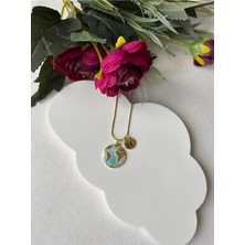 Nergis Collection Dünya Çelik Harfli Açık Mavi Tasarım Kolye