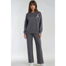 Hiccup Kadınlar Nakışlı Bisiklet Yaka Sweatshirt Ve Düz Paça Pantolon İkili Takım Bersan Collection Koyu Gri