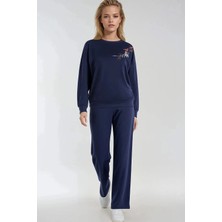Hiccup Kadınlar Nakışlı Bisiklet Yaka Sweatshirt Ve Düz Paça Pantolon İkili Takım Bersan Collection Lacivert