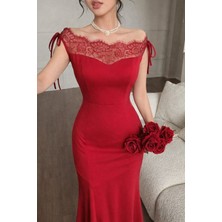 Arben Boutique Kadın Göğüs ve Yakası Dantel Detaylı Kayık Yaka Görünümlü Uzun Ithal Krep Elbise