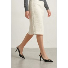 Gökhan Talay Aurelia Esnek Kaymaz Taban Siyah Rugan (8 Cm)  Altın V Toka Detaylı Kadın Topuklu Ayakkabı