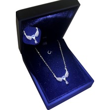 Pigna Aksesuar Lüks Işıklı Kutuda Altın Kaplama Melek Kanadı Kalpli Taşlı Çelik Kolye