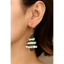 Lu Atelier Snowy Pine Küpe – Yeşil Ağaç Formlu Beyaz Detaylı El Yapımı Polimer Kil Küpe