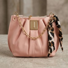 Livenda Leopar Desenli Fular Detaylı Pudra Pembesi Çanta