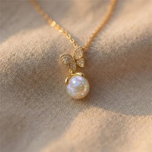 Zeino Beyaz İncili Kelebek Detaylı Zirkon Taşlı Kolye Ucu - 14k Altın Kaplama - 11x22 mm (45 cm Çelik Zincir Hediyeli)