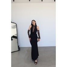 Özge Özgenç Dantel Detaylı Kol Aksesuarlı Elbise