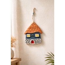 Marena Home Seramik Ev Duvar Süsü | Bohem Dekoratif Askılı Ev Figürü 20X15 Cm, Bohem Balkon Yazlık Duvar Dekoru