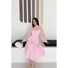 Neşeli Butik Kadın Pembe Gömlek Yaka Transparan Üst Detaylı Kemerli Midi Boy Elbise NBK4581