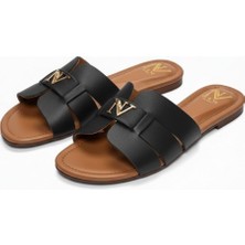 Ne&Ve Shoes Siyah Deri Gold Aksesuarlı Kadın Günlük Rahat ve Şık Sandalet