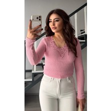 Elisin Pembe Yakadan Dantelli Ince Triko Bluz