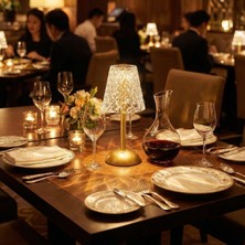 By Nevser® Uzun Klasik Şeffaf Baklava Model LED Masa Lambası – Dokunmatik, 3 Renk Işık Modlu, Şarjlı Dekoratif Gece Lambası