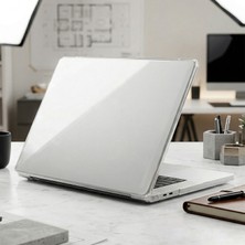 Caseonn Apple Macbook Neo 13" Inç Uyumlu Kılıf A3404 (2026) Kristal Parlak Koruyucu Sert Kapak Şeffaf