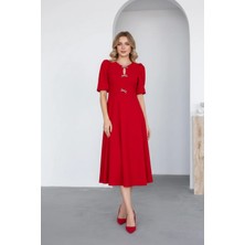 Kadın Krep Kumaş Fiyonk Detay Göğüs Dekolteli Midi Boy Elbise