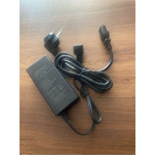 Pratik Araç Dolabı ve 220V Ev Adaptörü Seti, Güçlü ve Şık Tasarım