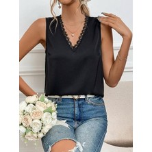 Femora Moda Kadı Askılı V Dantel Yakalı Sırttan Bağcıklı Sandy Bluz