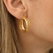 Nox Jewelry 14 Ayar Altın Kaplama Grek Desenli Kalın Orta Boy Halka Gümüş Küpe – Geometrik Detaylı Küpe
