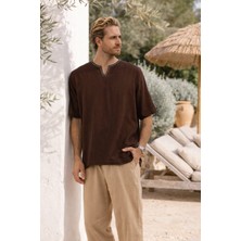 Qaviya Erkek Kahverengi Yaka Şerit Detaylı Pamuklu Dokuma Oversize Tişört / Bohem Bluz