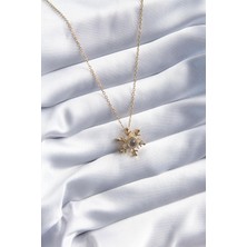 Callerrons Accessories Gold Renk Zirkon Taşlı Kar Tanesi Projeksiyon Model Kadın Kolye - EBJ260411W41756