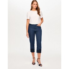 Faik Sönmez Paçası Nakış Detaylı Straıght Fıt Liyoselli Jean Capri S26JCP003