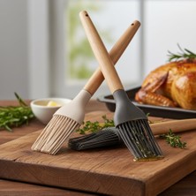 Uray Home Bambu Saplı Silikon Fırça, Bambu Uzun Silikon Yağ ve Yumurta Fırçası 27CM 3 Renk Seçenekli (Krem)