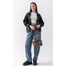 Paul Brand Nudea Yumuşak Deri Görünümlü Ayarlanabilir Askılı Kadın Koyu Vizon Baget Çapraz Çanta